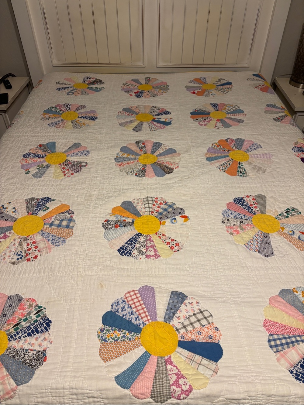 Vintage Handmade Dresden Plate Queen Size Quilt 1930’s-1940’s